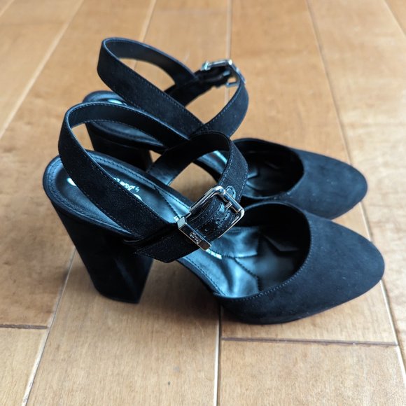 Worn Once - Circus by Sam Edelman, Black 'Daniela' Sandals - Picture 2 of 6